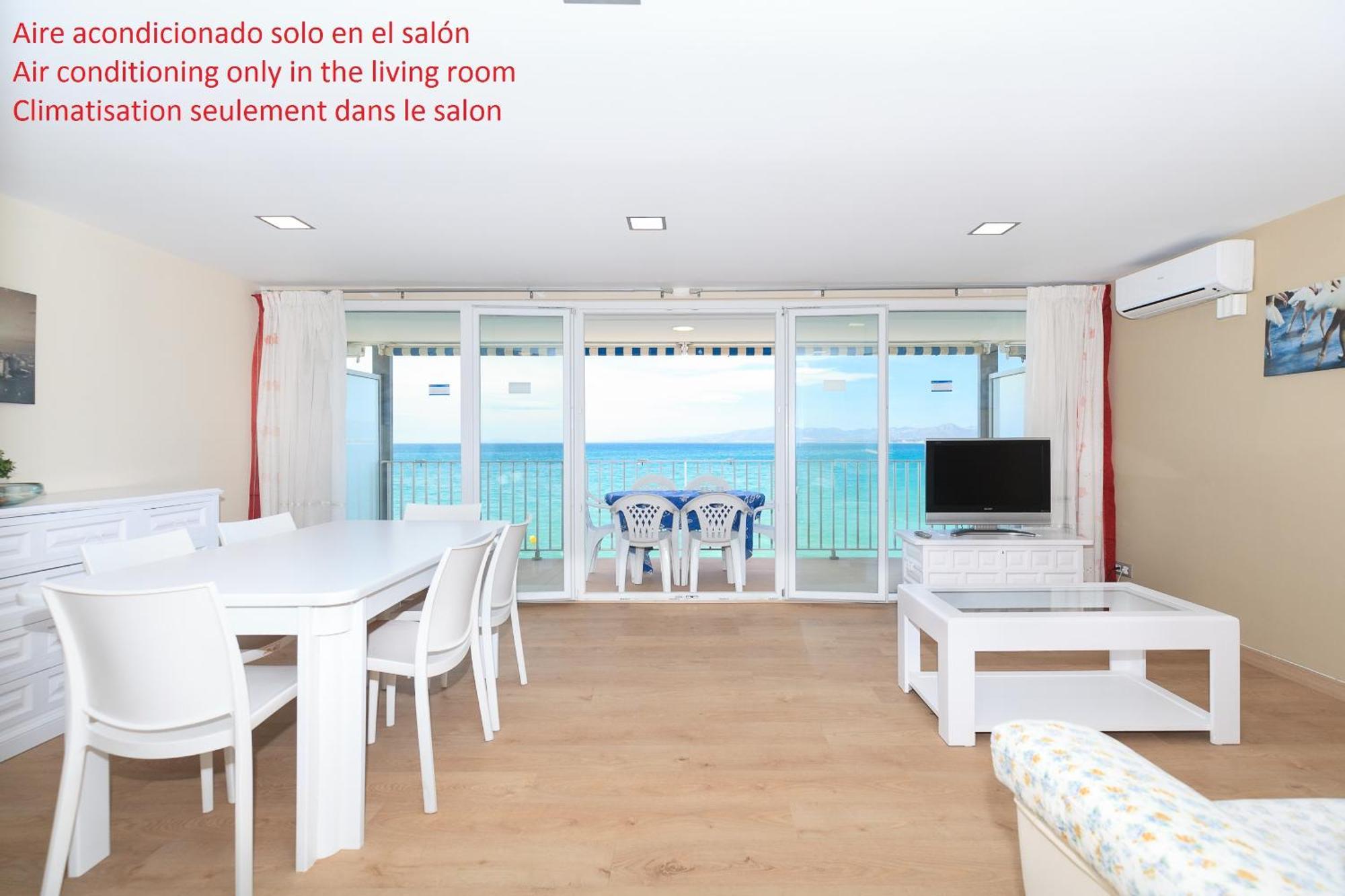 Uhc Acantilados Family Apartments サロウ エクステリア 写真